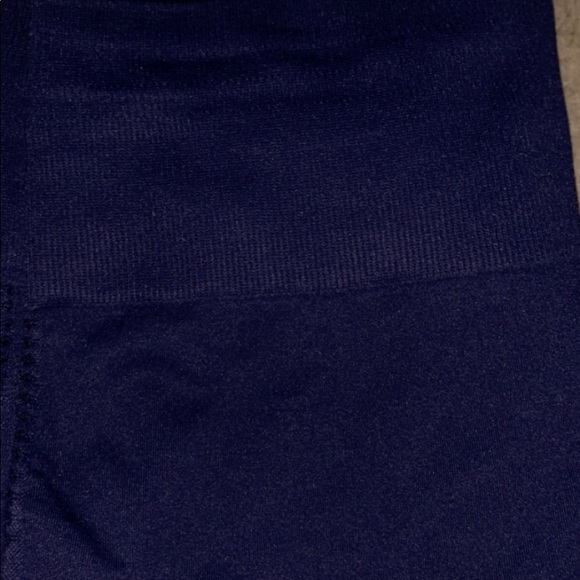 Blue fabletics leggings - Picture 4 of 4